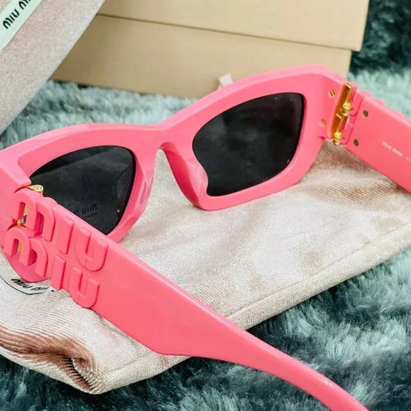 MIU MIU Hot Pink Logo Sunglasses - Picture 15 of 16